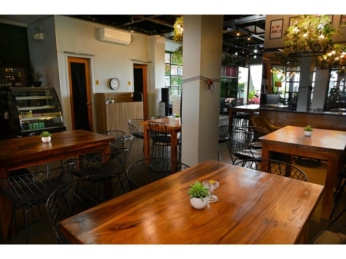 Capital O 890 Nami Hotel Tagaytay 따가이따이 외부 사진