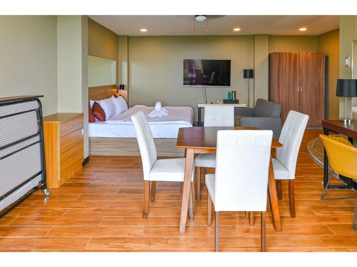 Capital O 890 Nami Hotel Tagaytay 따가이따이 외부 사진